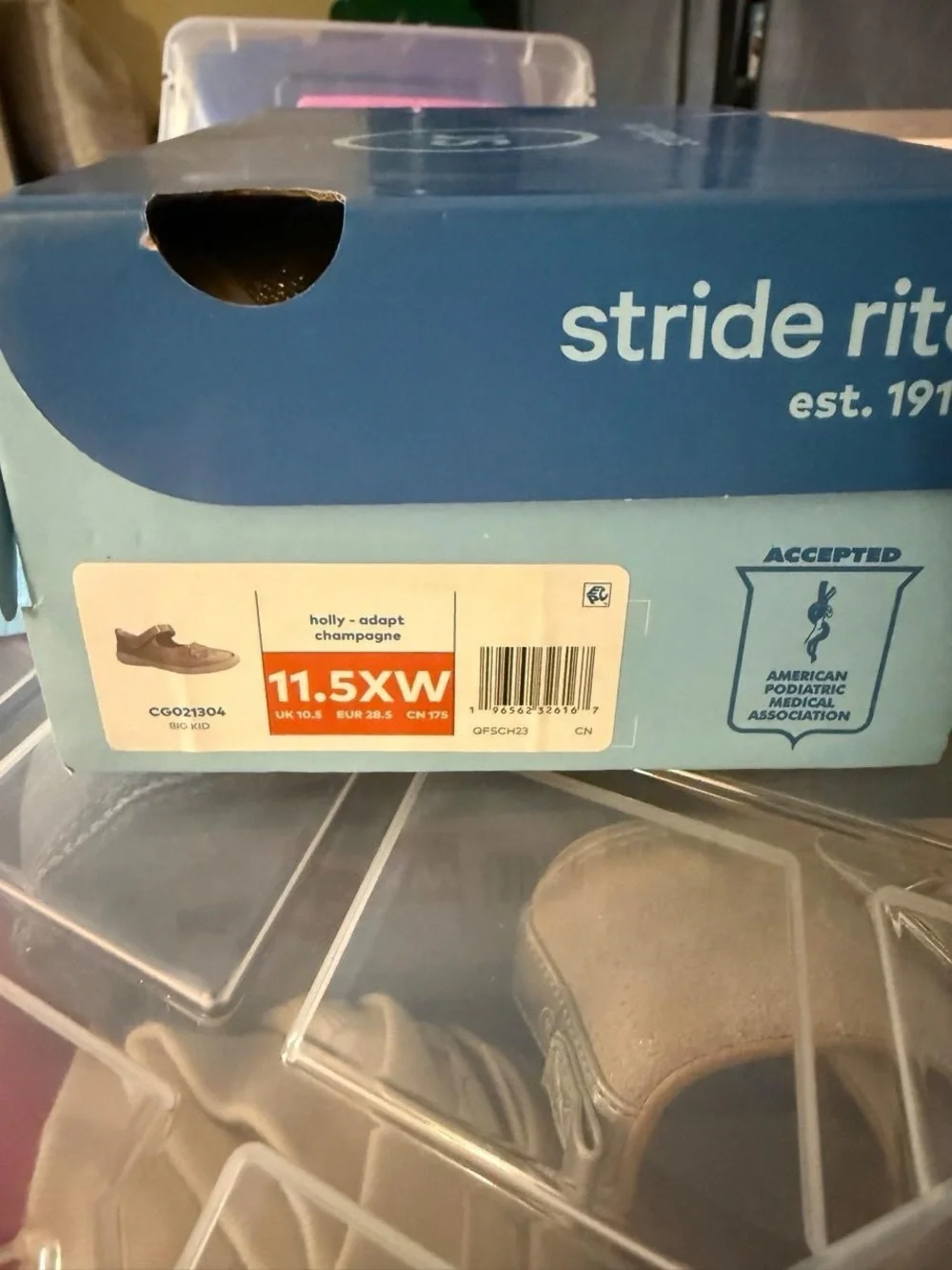 Stride Rite Girls' Gold Glitter Mary Janes with Flower Accent